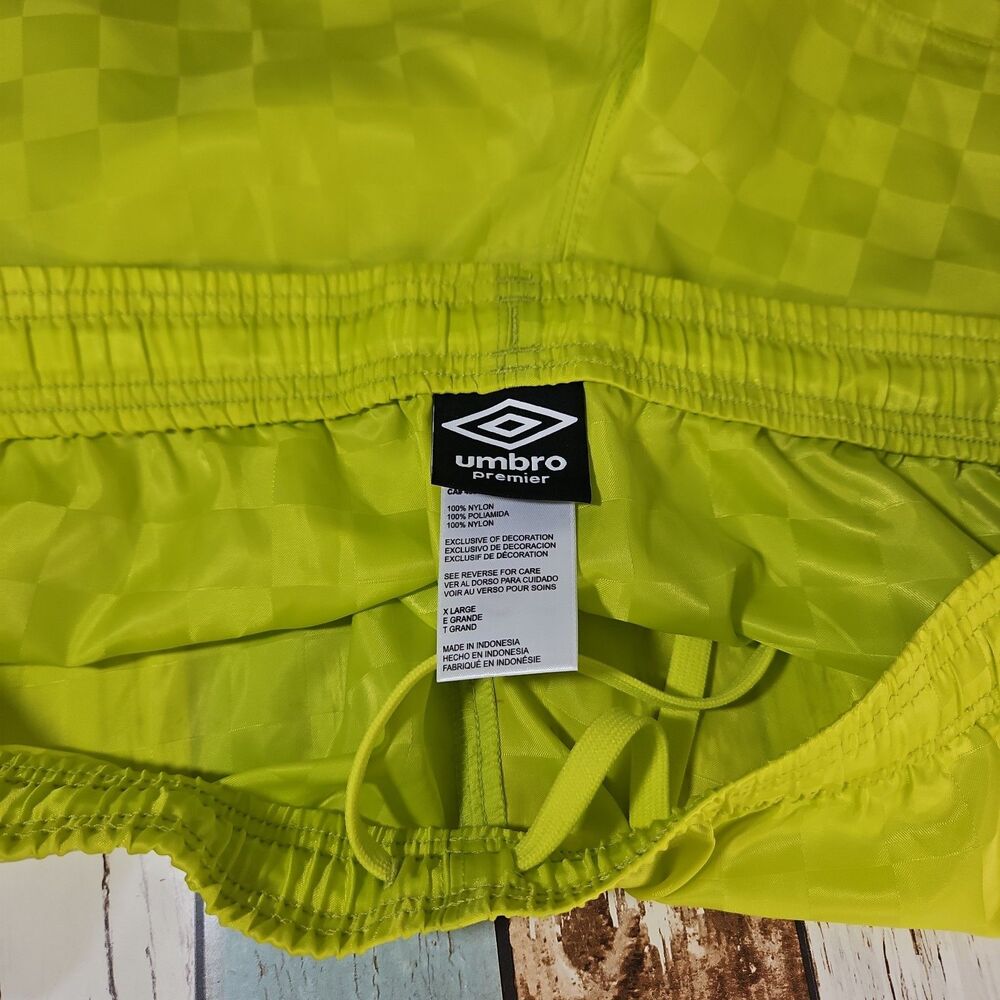 Size XL Umbro Premier Women’s Shorts 90s Checkered Nylon Soccer Retro Neon 80s - Picture 3 of 10
